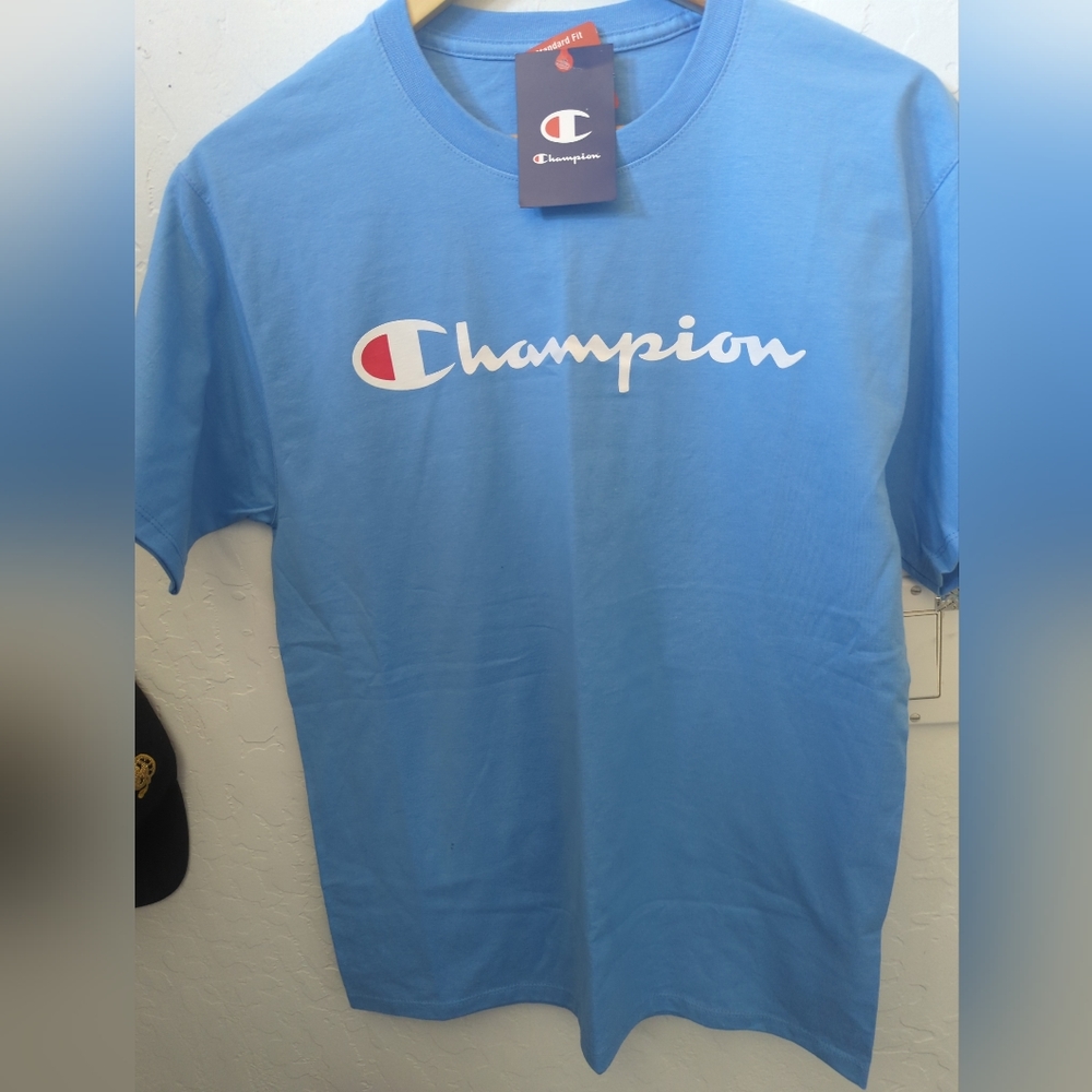 NWT Champion Tee.. Men's Medium